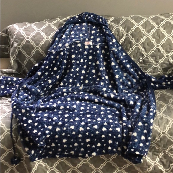 Fluffy robe - Picture 2 of 2